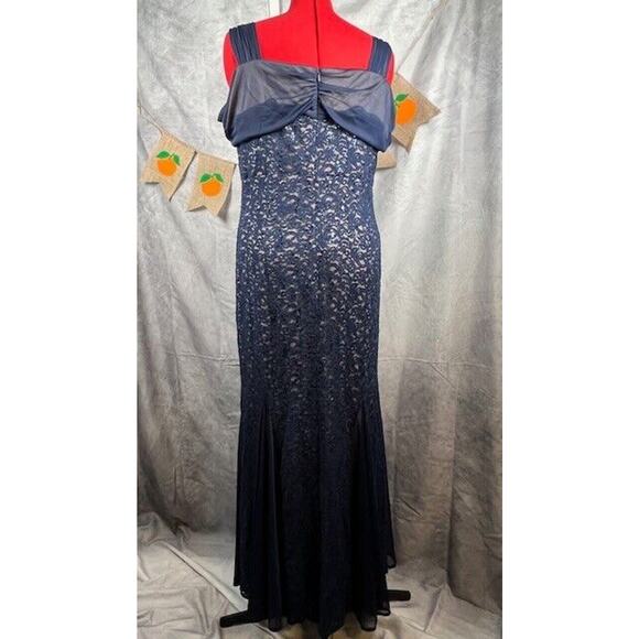 Alex Evenings Navy Blue Lace Cold Shoulder Fit & Flare Evening Gown Sz 18 $229 - Picture 6 of 8